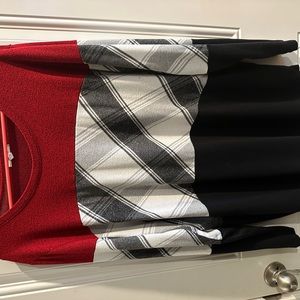 Xxl Maurice’s color block red/black/black white pattern sweater